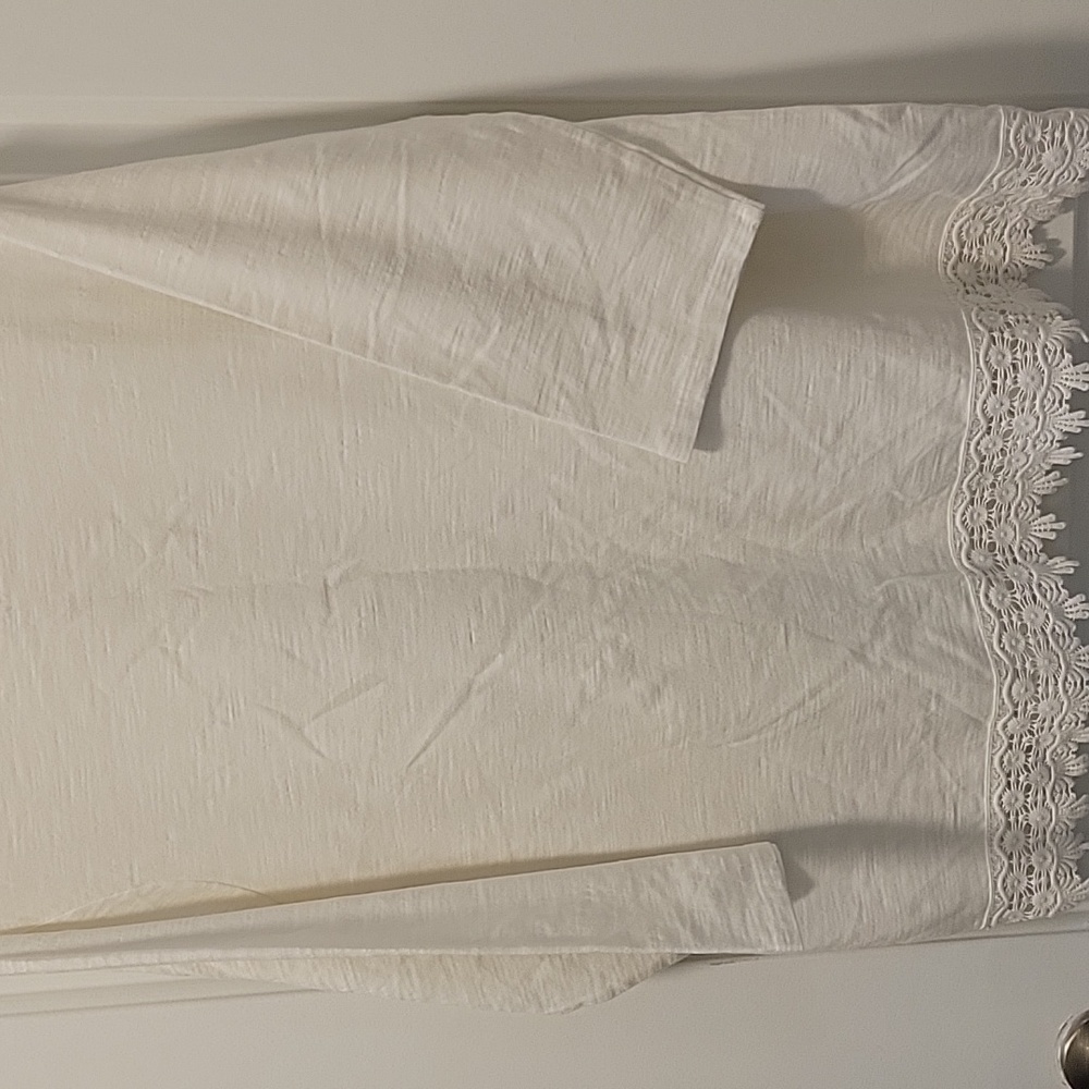 Off white Chico top. Size 3 (16/18).